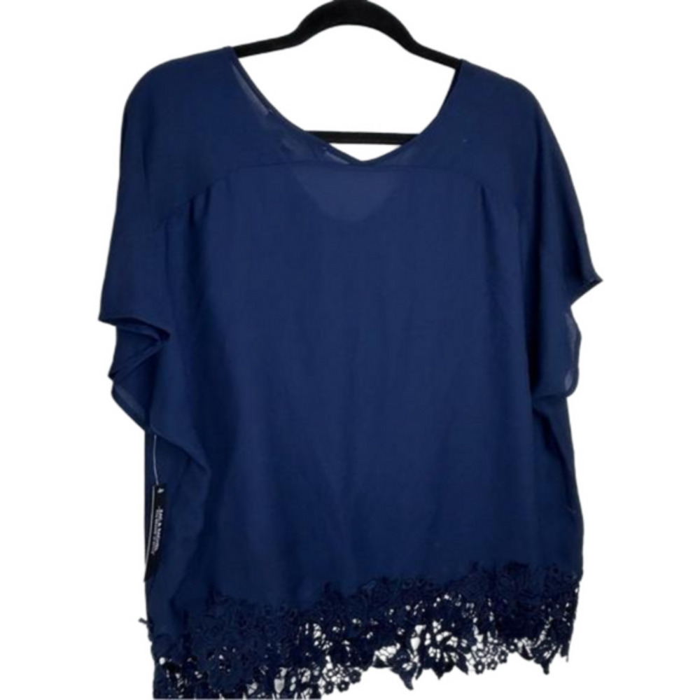 NWT new Zac & Rachel Lace detail top